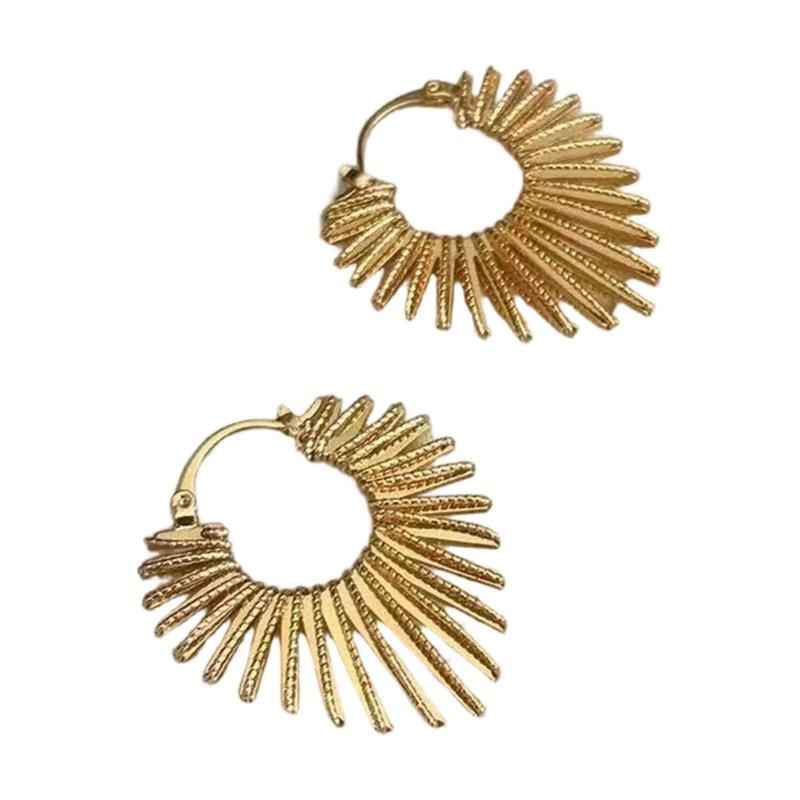 

Pair of Alloy Heart Earrings with Dramatic Lines Designs for Everyday Wear Portable and Stylish Accessory золотий