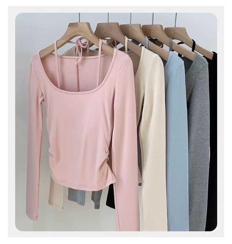 Damski dopasowany top z dekoltem halter, z długim rękawem, z wkładkami na biust i warstwowym wyglądem, na jesień/zimę 2025