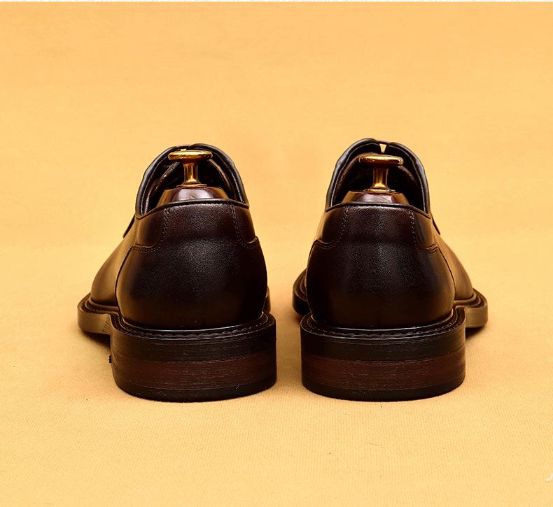 Men's On-the-Go Business Formal Leather Shoes: Soft Sole, Pointed Toe, British Retro Oxford Style.