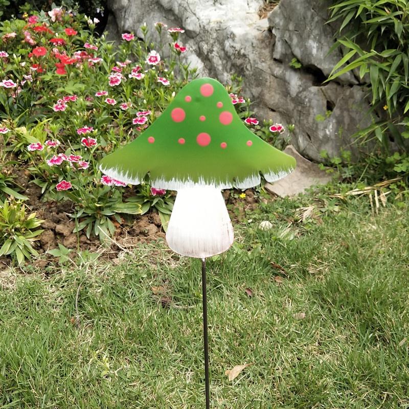 Small Mushroom Metal Landscape Craft Simulation Ornament for Courtyard Villa Outdoor Garden Decoration Small Mushroom Wrought Iron Plugin 6 Pcs