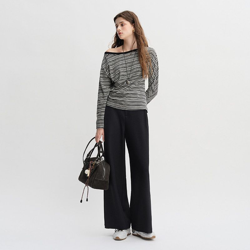 

Clothing with Contrasting Color, Asymmetrical Shoulder Neckline, Striped Pleated Top, 2026 Spring New Fashion, Stylish Commuter Long-Sleeve T-Shirt Black and White Stripes-T-Shirt 1 piece