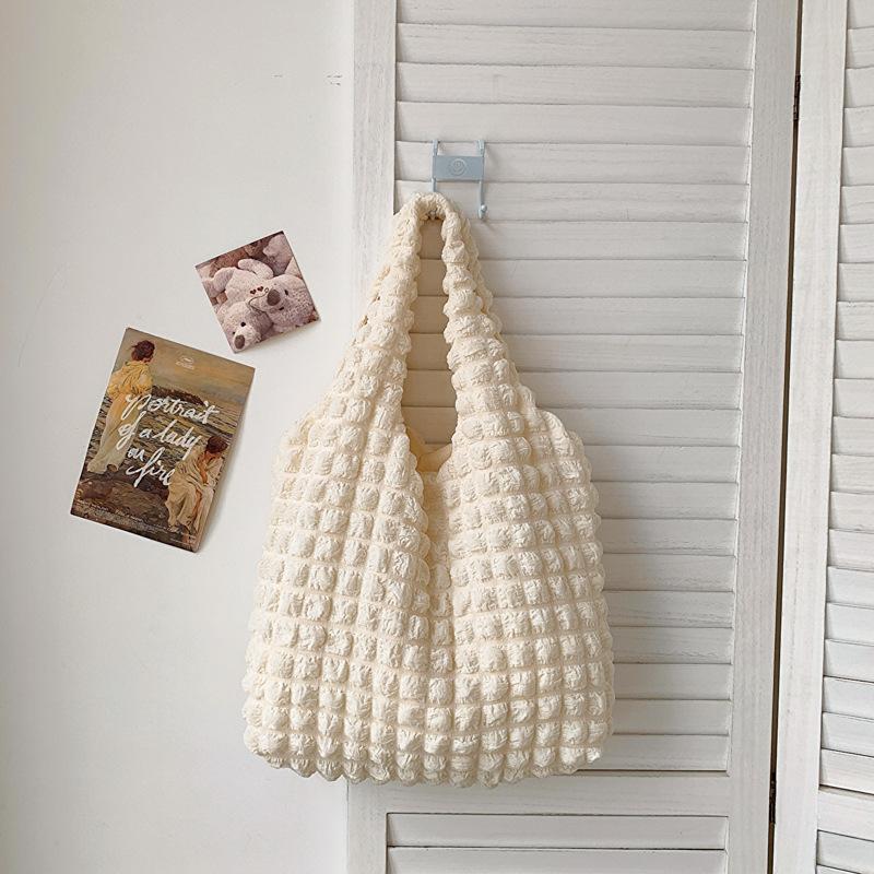 

Трендовая сумка через плечо, нишевый дизайн, сумка-тоут с облачной плиссировкой, простая вафельная сумка под мышку большой вместимости