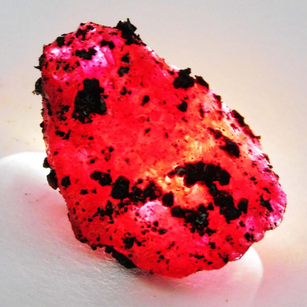 NATURAL Uncut Excellent RED Ruby Rough 50 to 60 Ct CERTIFIED Loose Gemstone. Y1A-5658