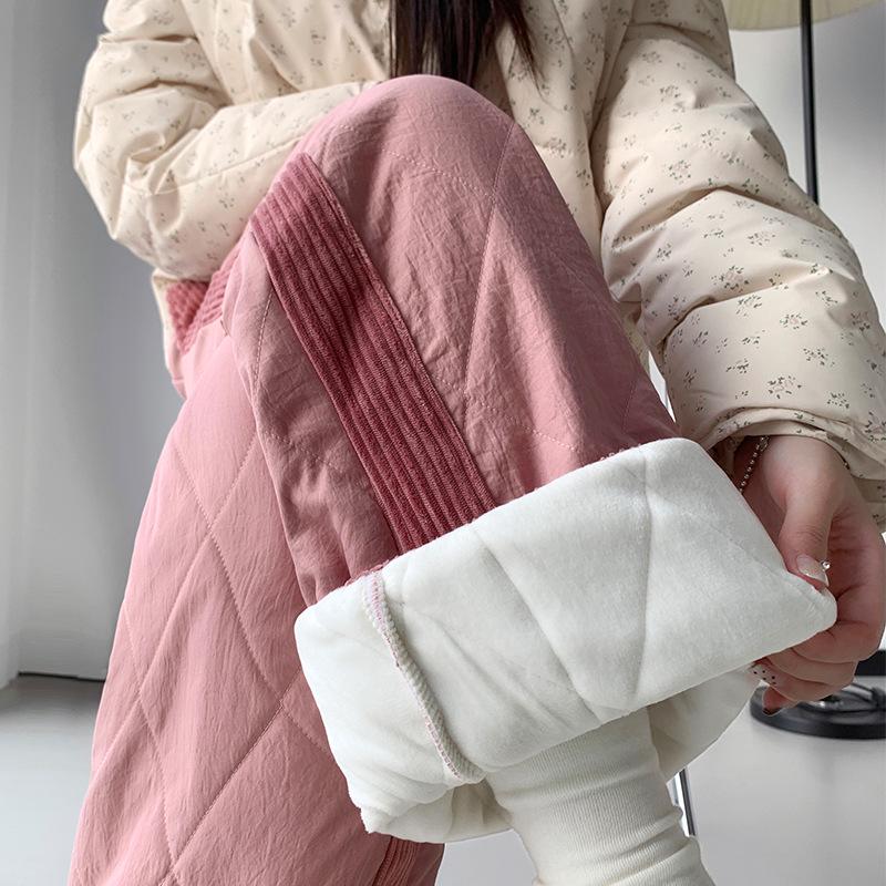 

Women’s Cotton-Padded Wide-Leg Pants with Side Stripes – Warm, Casual, Autumn/Winter Style Medium