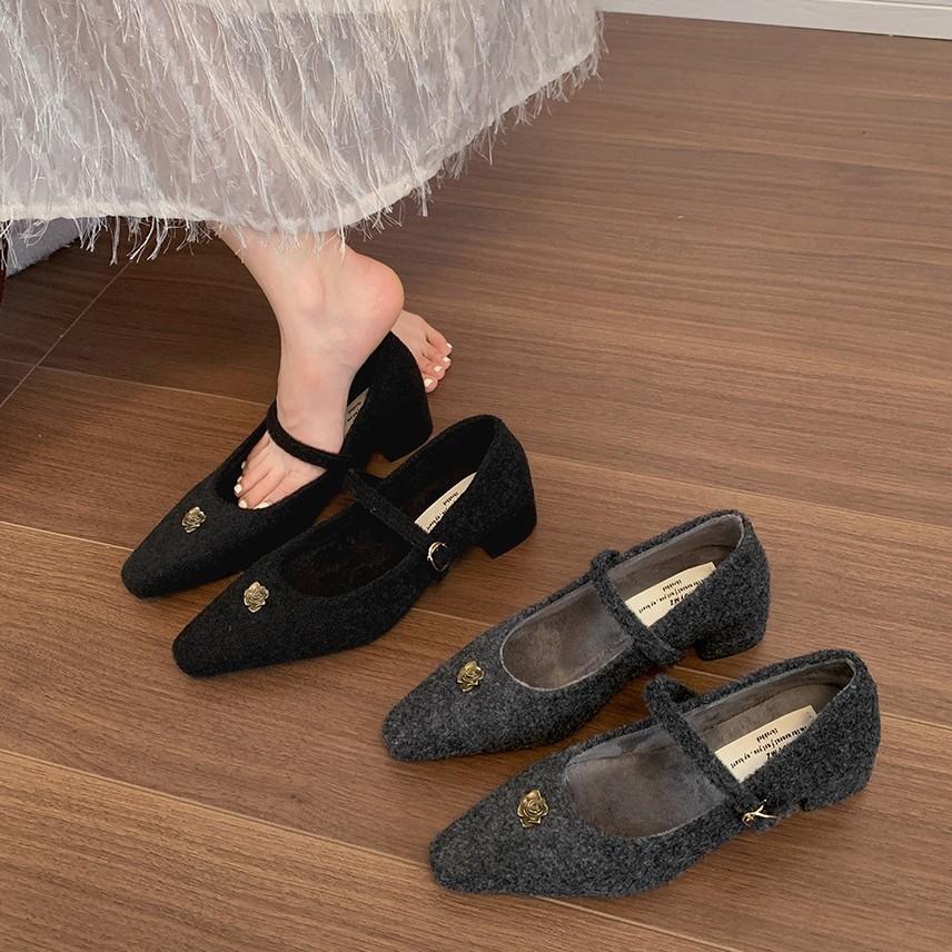 Fashion temperament French retro thick heel light mouth single shoes women's 2025 new spring and autumn skirt velvet Mary Jane shoes