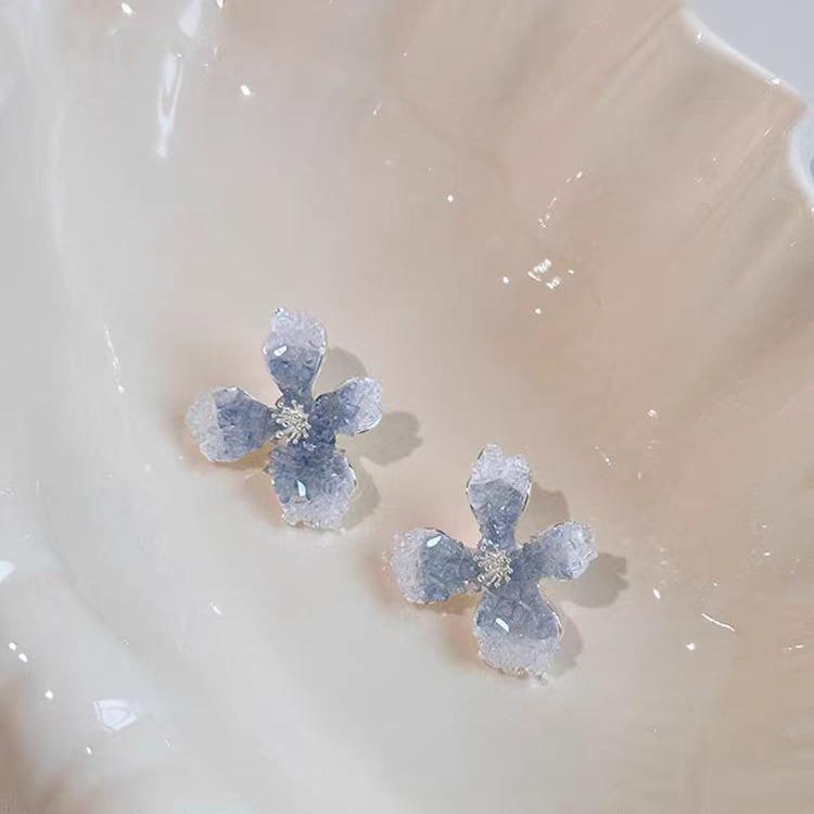 

2024 New Blue Gradient Flower Stud Earrings - High-End Unique Design for Women