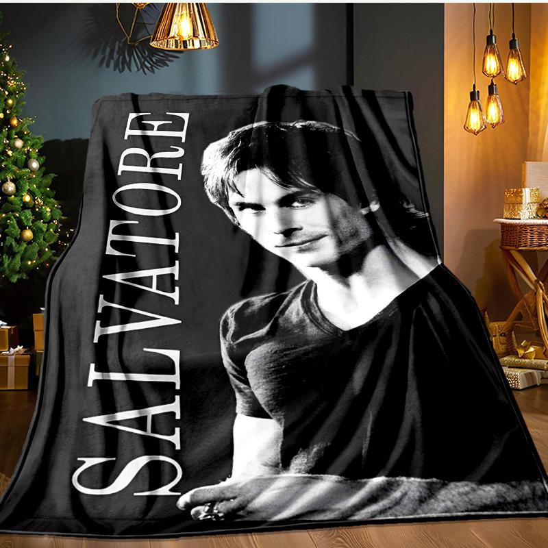 Coperta Morbida Damon Salvatore Romance in Flanella per Divano, Interno, Campeggio, Soggiorno, Ufficio, Sedia e Letto Morbido Regalo di Compleanno
