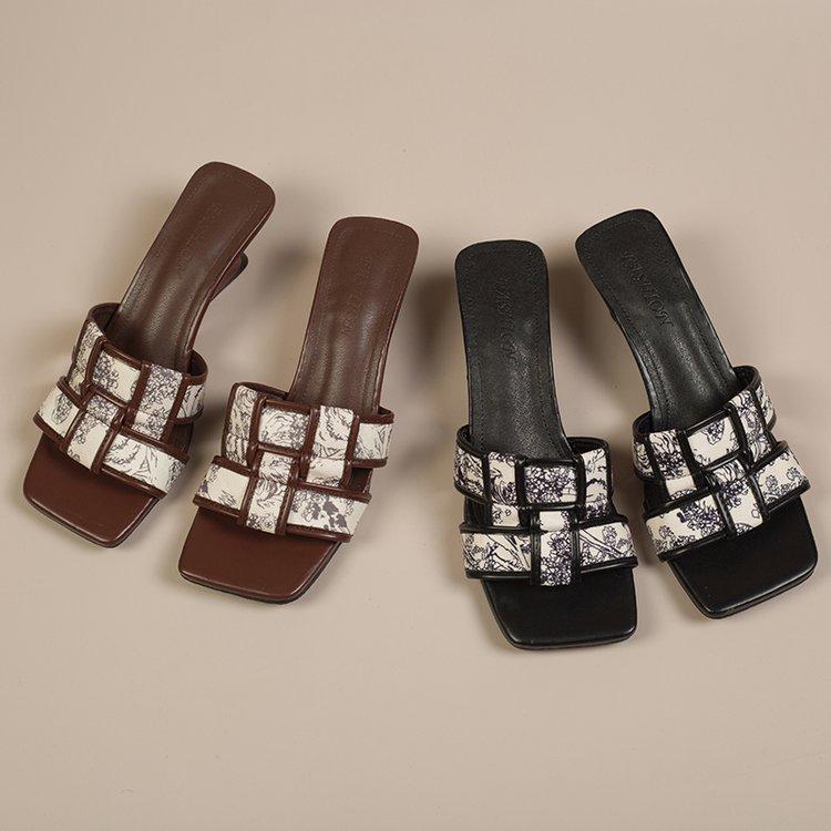 Summer 2025 cool slippers fashionable slope heel small fragrant semi-retro new slippers women's outer wear