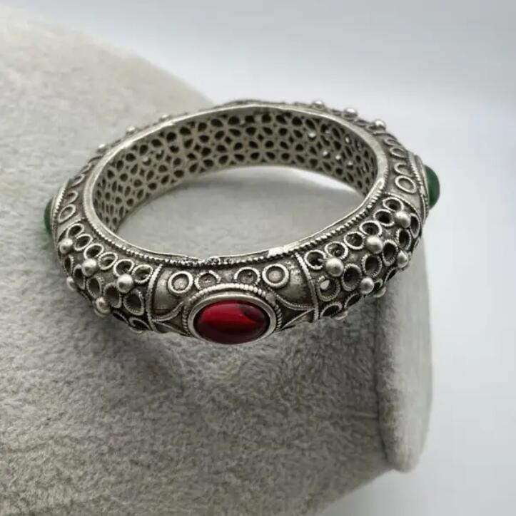 

красный, зеленый, оптовая продажа, тибетский серебряный браслет, ювелирные изделия, инкрустированный драгоценными камнями, браслет, ювелирные изделия в этническом стиле