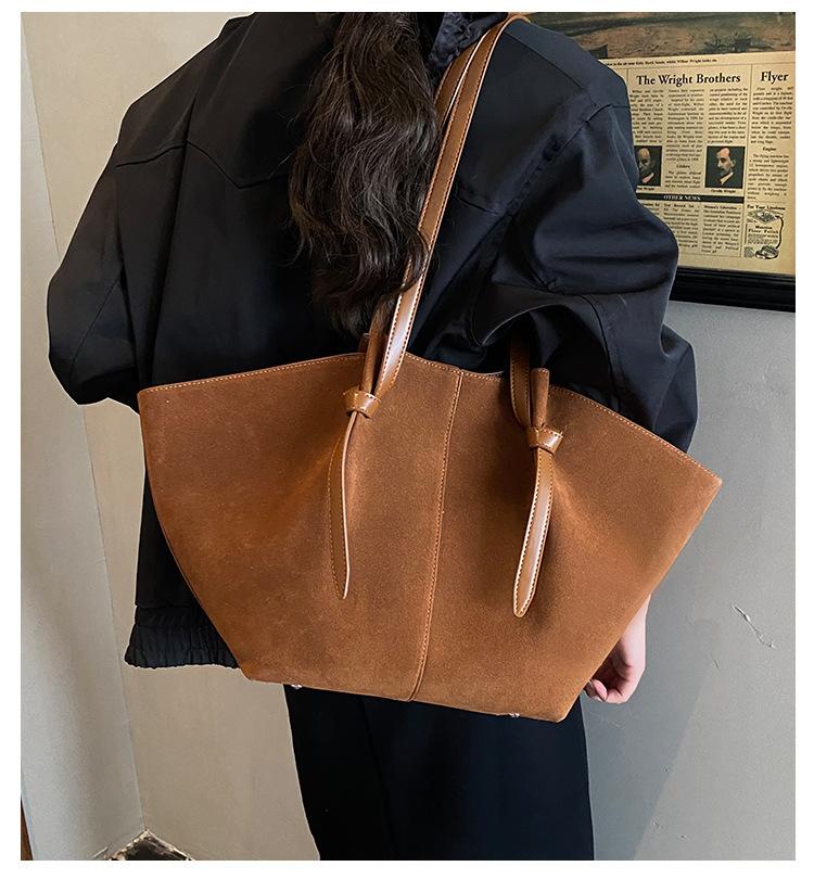Retro Large-capacity Suede Bag 2025 New Commuter Versatile Women's Shoulder Underarm Bag Portable Tote Bag