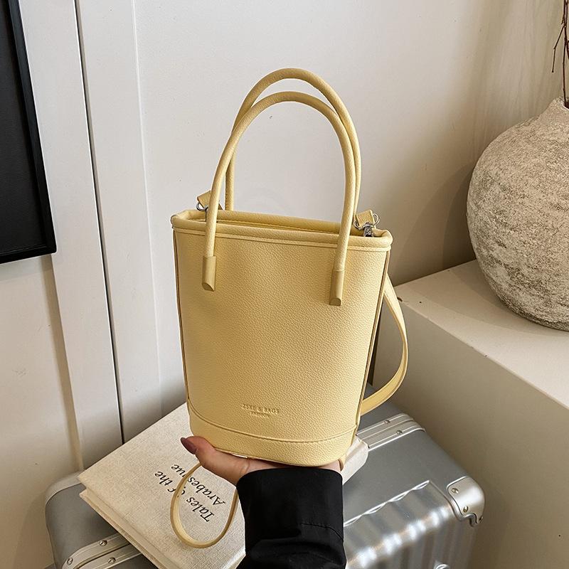 Hand Carry Fashion Casual Bag Women's 2025 New Retro Trend Versatile Bucket Bag Niche Shoulder Women's Bag