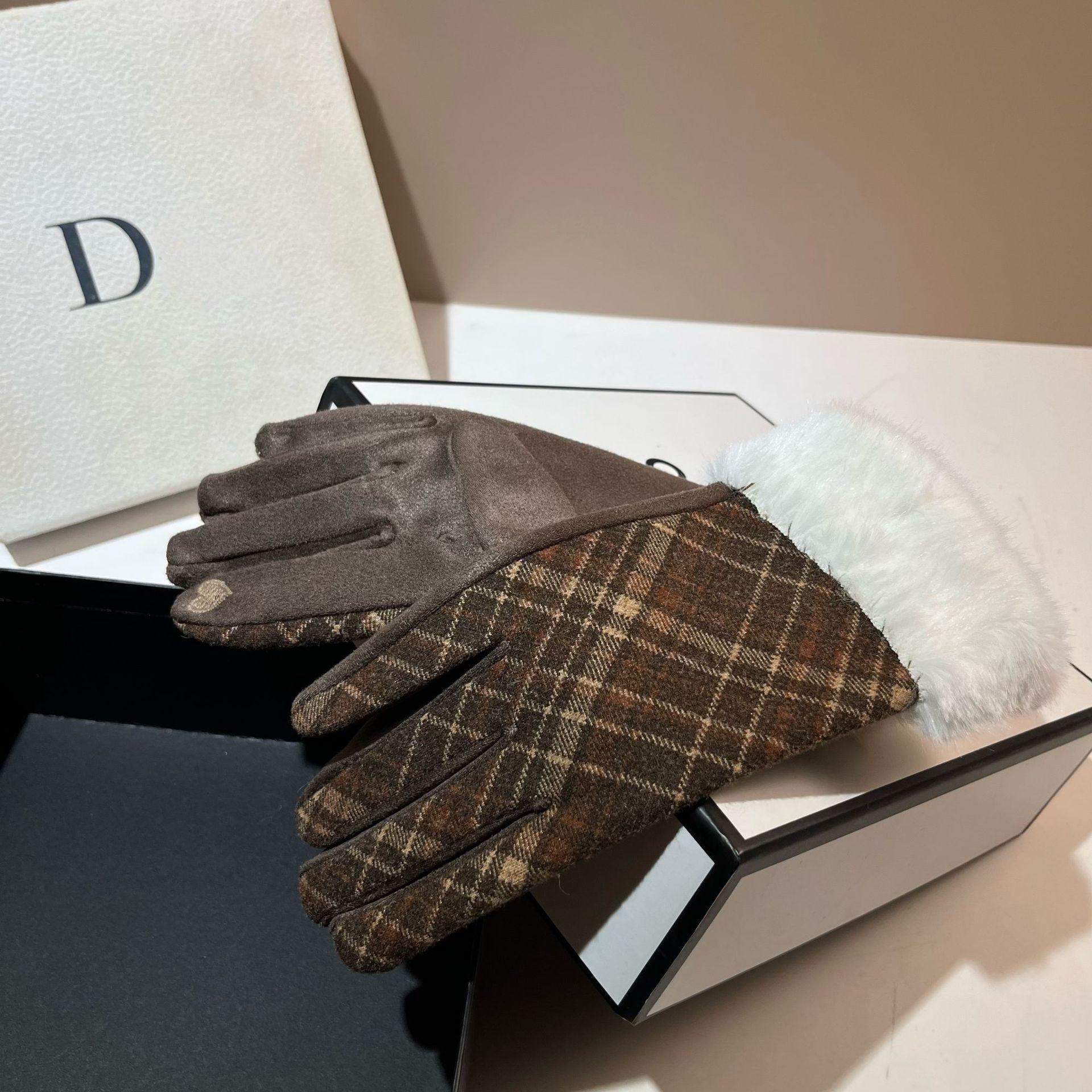 

Wool-Containing High-Quality Enlarged Baseball Cap, Big-Name High-Grade Grinding Plush Gloves To Keep Warm
