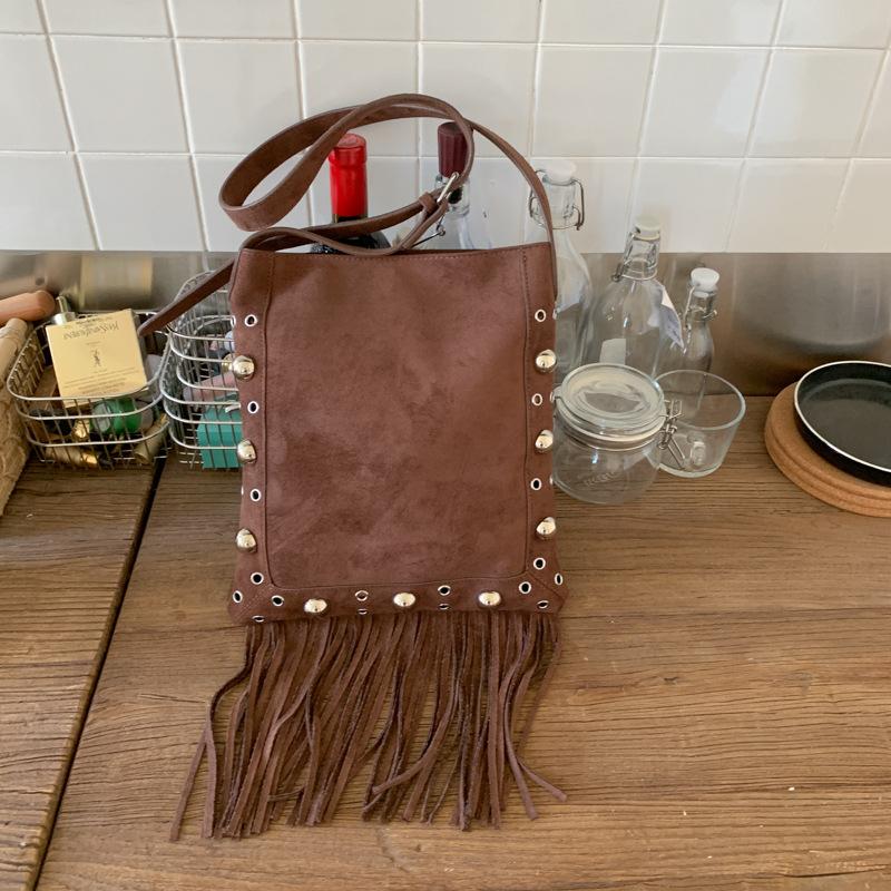 Small Square Bag Women's New Niche Fashion Rivet Fringed Bag Single Shoulder Messenger Bag