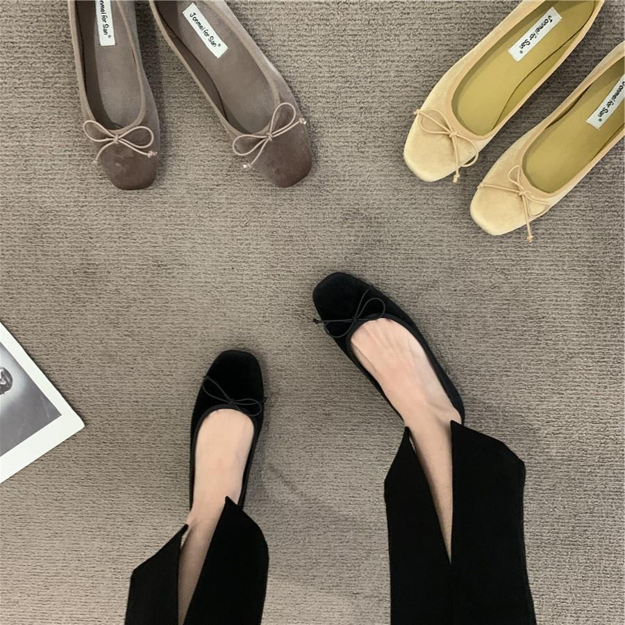 Fashion Flat Shoes Women's Spring and Autumn Bow Shallow Mouth Retro Black Velvet Plus Size Women's Shoes 42 43 44 Ladies Loafers Women