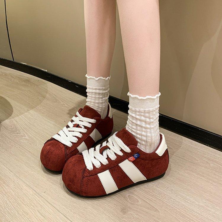 

[Yushilai] Genuine Kapibara bubble shoes for women s 2025 autumn new inner height-increasing moral training shoes sports shoes 34