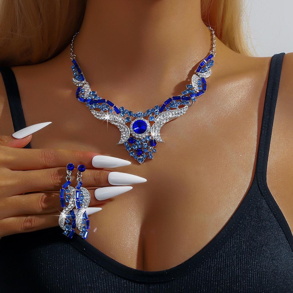 2025 New Design Retro Crystal Contrasting Earrings Necklace Exaggerated Bridal Set Suitable For Woman Wedding Party Gifts