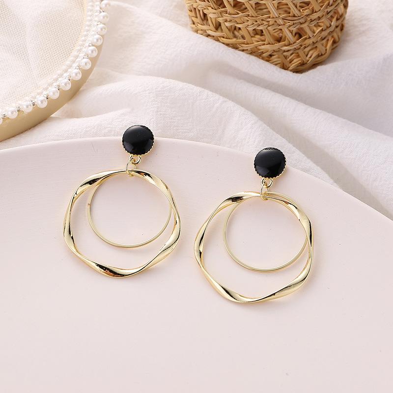 Fashion Statement Metal Clip on Earrings Trendy Geometric circular Non Pierced Earrings for Women Modern Female Jewelry