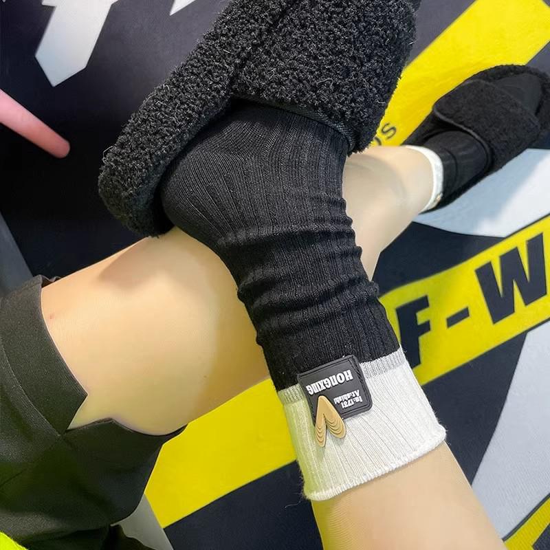 

Женские розовые носки до середины икры - Весенне-летние тонкие цветные блоки с этикеткой в виде сердца Silicone Heart 1 Pair чёрный