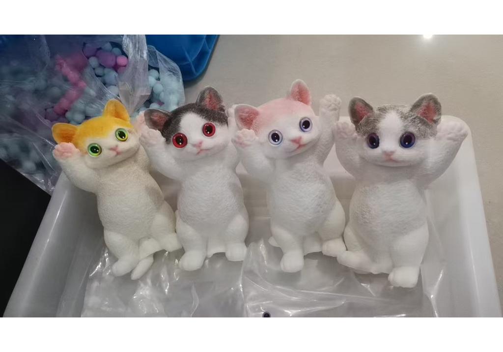 Simulated Oversized Cat Pinch Music Cute Pet Vent Toy Large, Medium And Small High-Value Cat Doll Decompression Toy