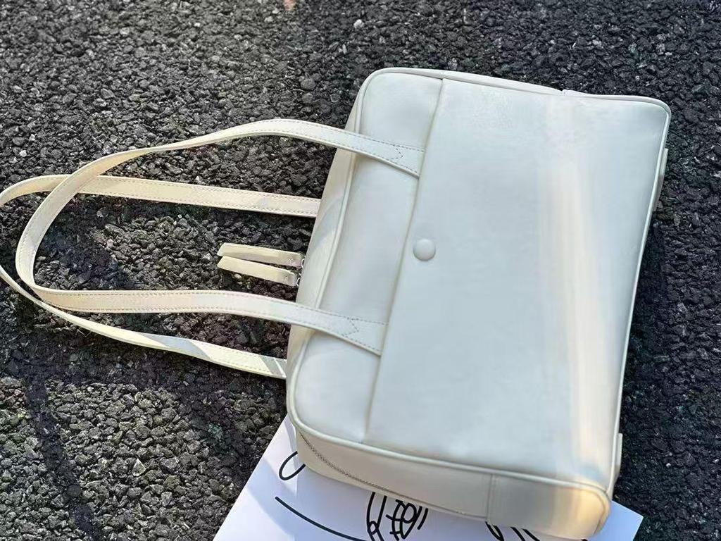 Retro Leather Women's Handbag: Large Capacity Shoulder & Crossbody Bag