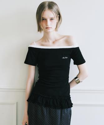 Nigaennikol Off-Shoulder Frill Half Top_Black