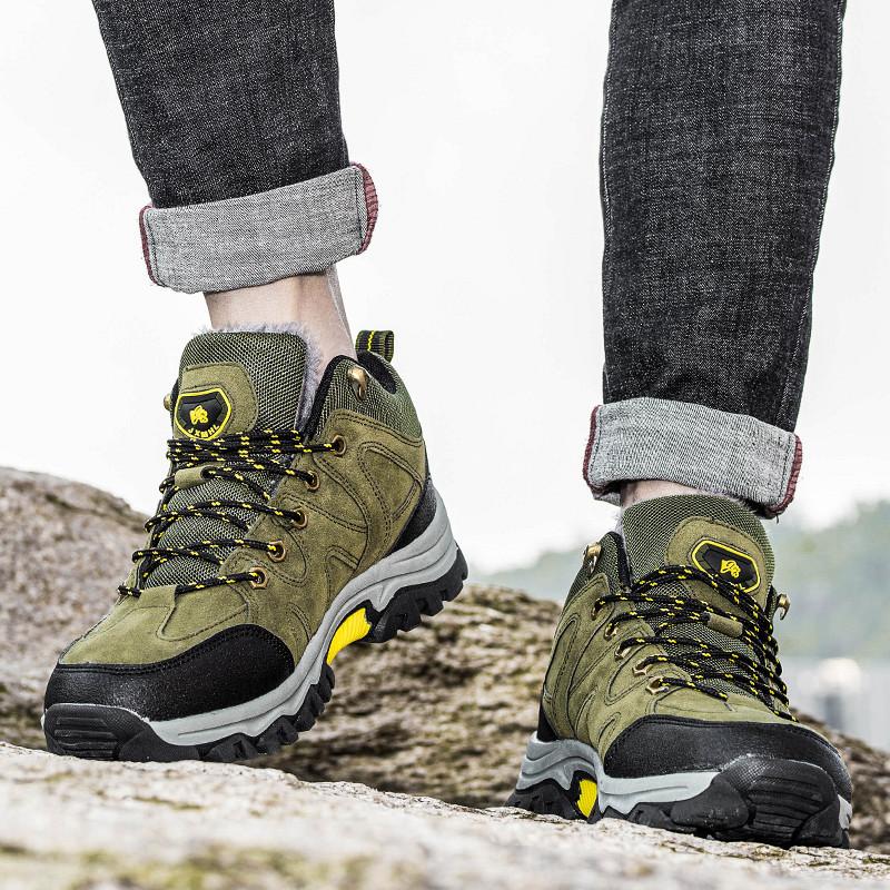Men Winter Boots Hiking Shoes Green Men Casual Outdoor Climbing Athletic Shoes Warm with Fur Large Size