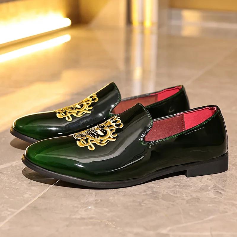 Fashion 2025 New Men Dress Shoes Designer Embroidered Moccasins Luxury High Quality Men Casual Shoes Fashion Patent Leather Loafers Male