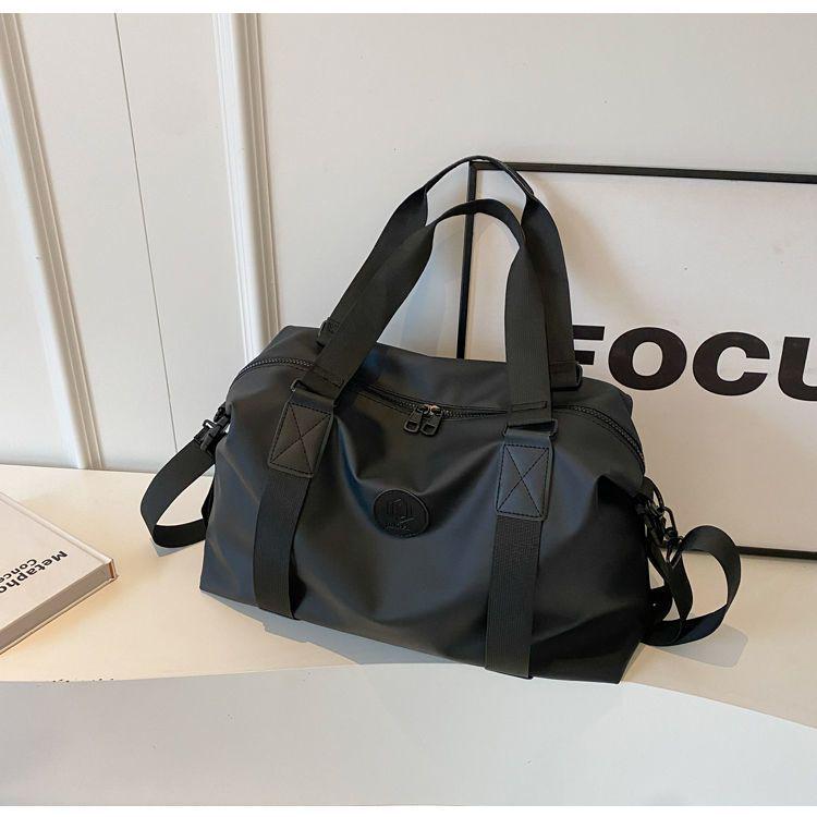 High-Capacity Business Travel Shoulder Bag - Convenient Overnight Handbag