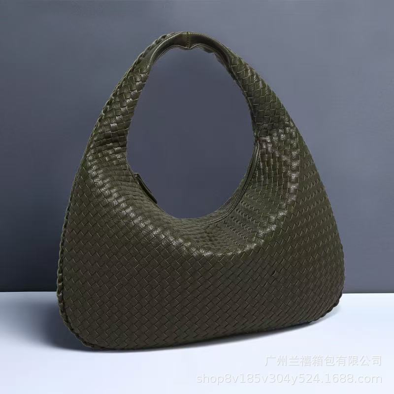 Hand-Woven Retro Single Shoulder Underarm Women'S Bag Fashion Trend Portable Oblique Span Women'S Bag