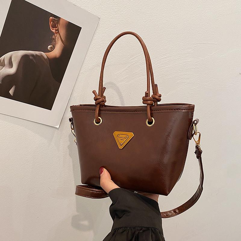 Style Street Retro Golden Label Decoration Women Single Shoulder Bucket Bag