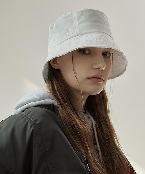 RAVEROUS Basic Logo Bucket Hat White