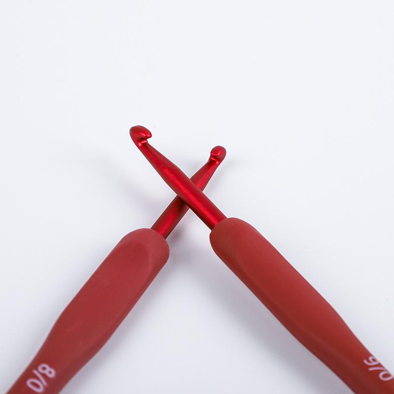 Handgjort Rött Mjukt Handtag Virknålsset - Metall Tröjstickning och Ullverktyg