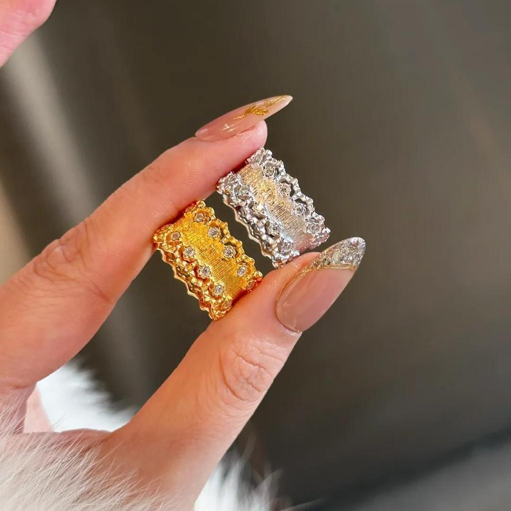 Women's Palace-Style Zircon Lace Ring: Elegant, Niche Design for Any Occasion.