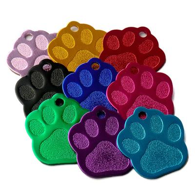 Gros 100 Pièces Patte Animal de Compagnie Chien Plaque d'Identification Nom Gravé Personnalisé Téléphone Plaques d'Identification Chien Pendentif Animal de Compagnie Personnalisé Porte-Clés en Aluminium