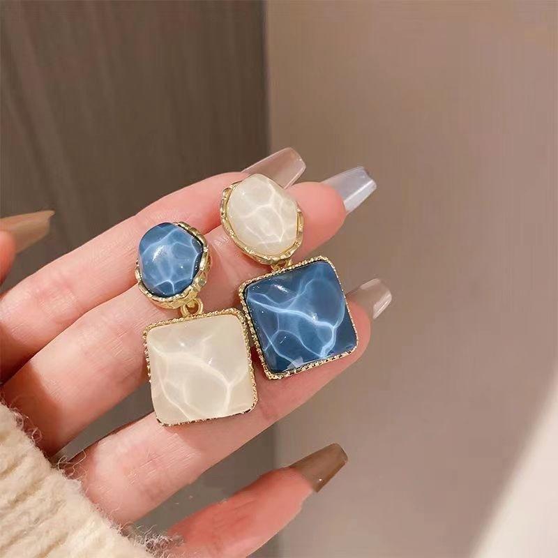 French Fashion Asymmetrical Square Ice Cube Texture Earrings, Earrings Contrasting Color Transparent Three-dimensional Studs, High-end Earrings