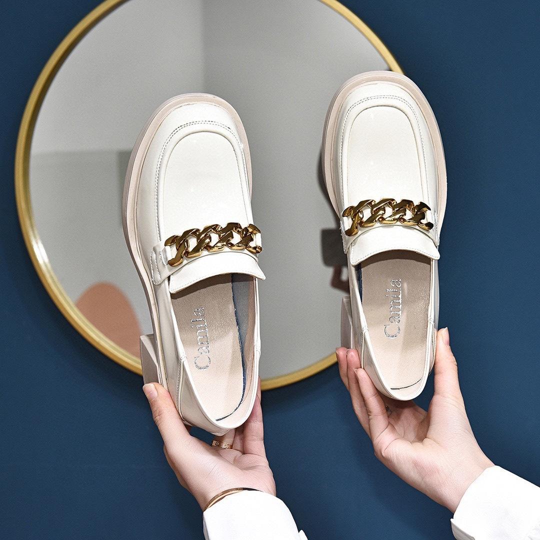 

Весенние новые туфли на толстой подошве с круглым носком и толстым каблуком из лаковой кожи из коровьей кожи первого слоя, с толстым каблуком, квадратным каблуком, маленькие кожаные туфли 39 бежевый