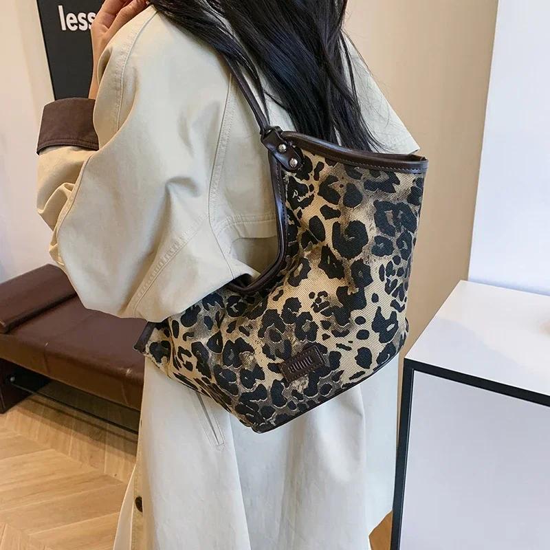 Vintage Leopard Print Bag for Women  Large Capacity Shoulder Bag for Work and Commuting  New Autumn Fashion Trend