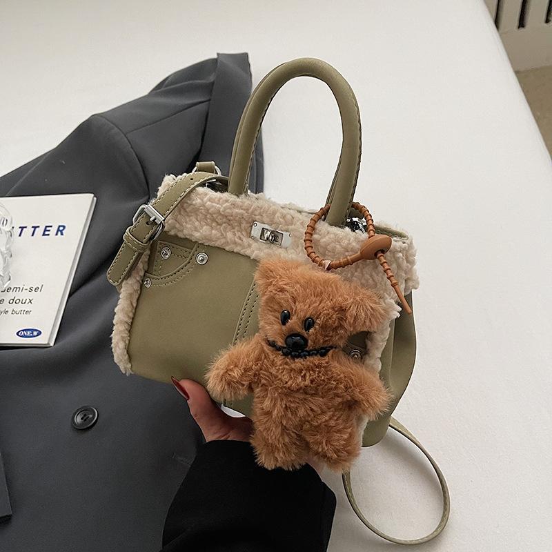 Handbag Women's New Casual Versatile Large Capacity Commuter Shoulder Messenger Bag