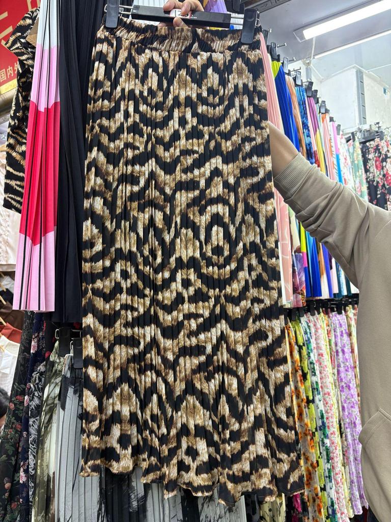 European & American Pleated Print Midi Skirt, Soft Chiffon Fabric, High Waist, Versatile Style