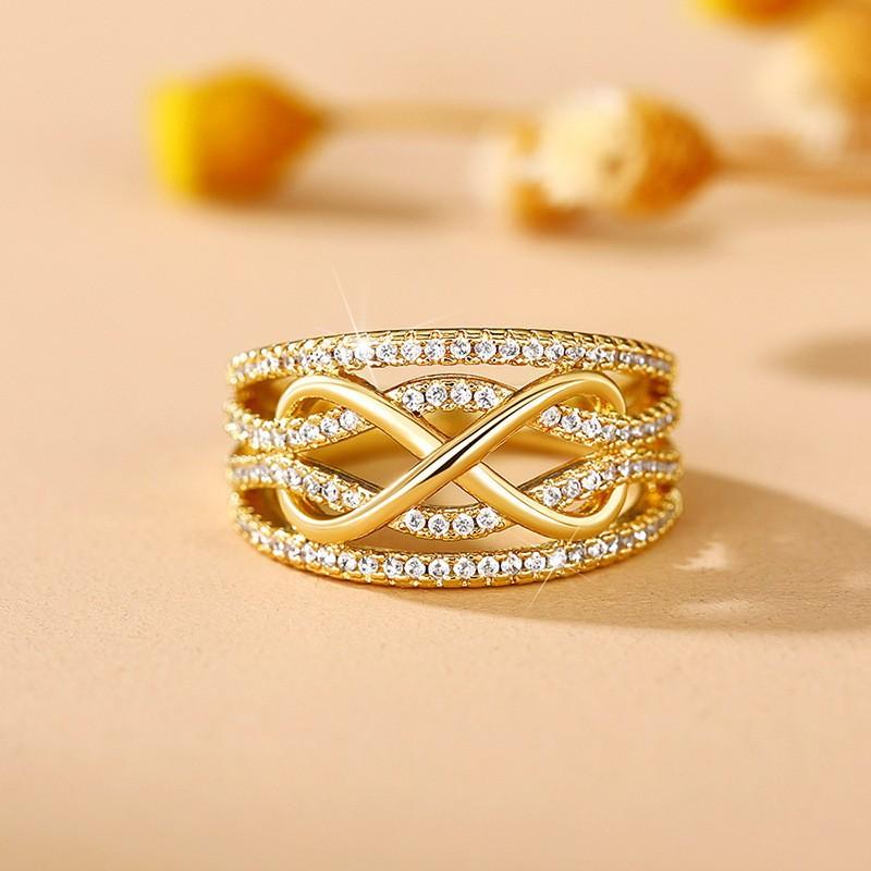 Браслет персикового цвета со стразами и бабочкой 10