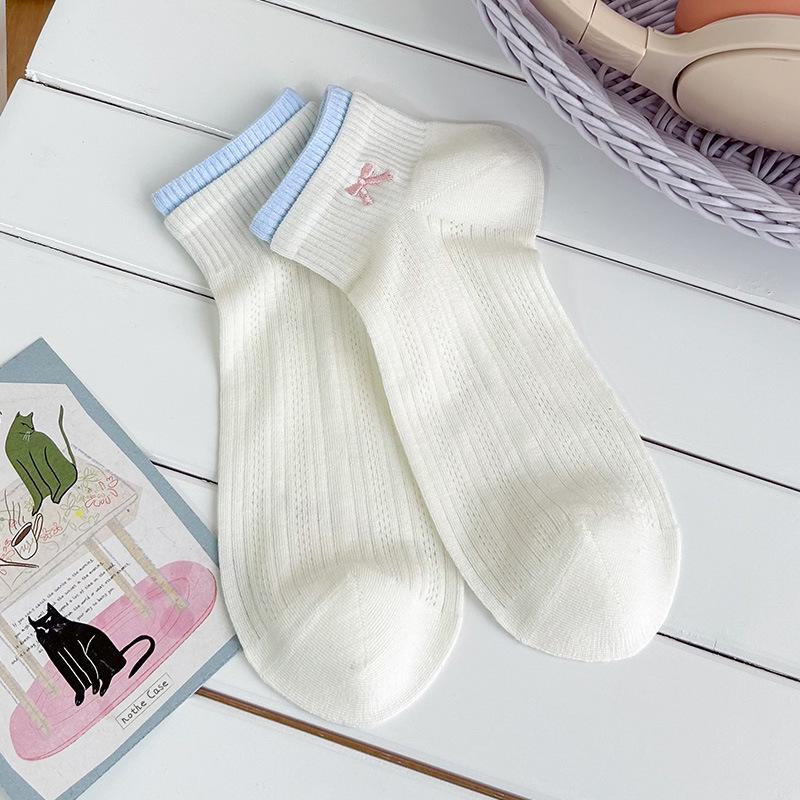 

Женские милые сетчатые носки до щиколотки - Дышащий хлопок с вышивкой, устойчивые к запаху, готовы к лету One Size