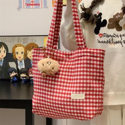 Schultertasche aus karierter Wolle: Retro, Vielseitig & Stilvoll für den Herbst