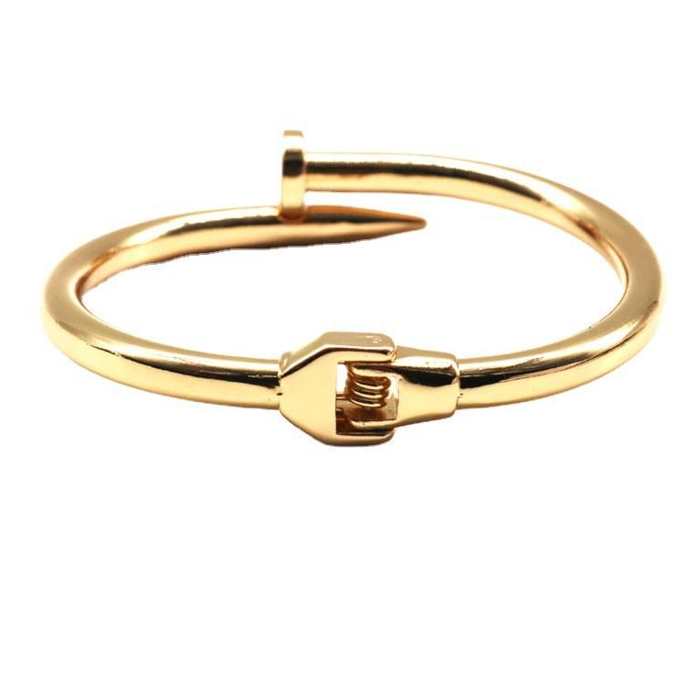 Europäisches und Amerikanisches Trendiges Legierungs-Frühlings-Nagelarmband