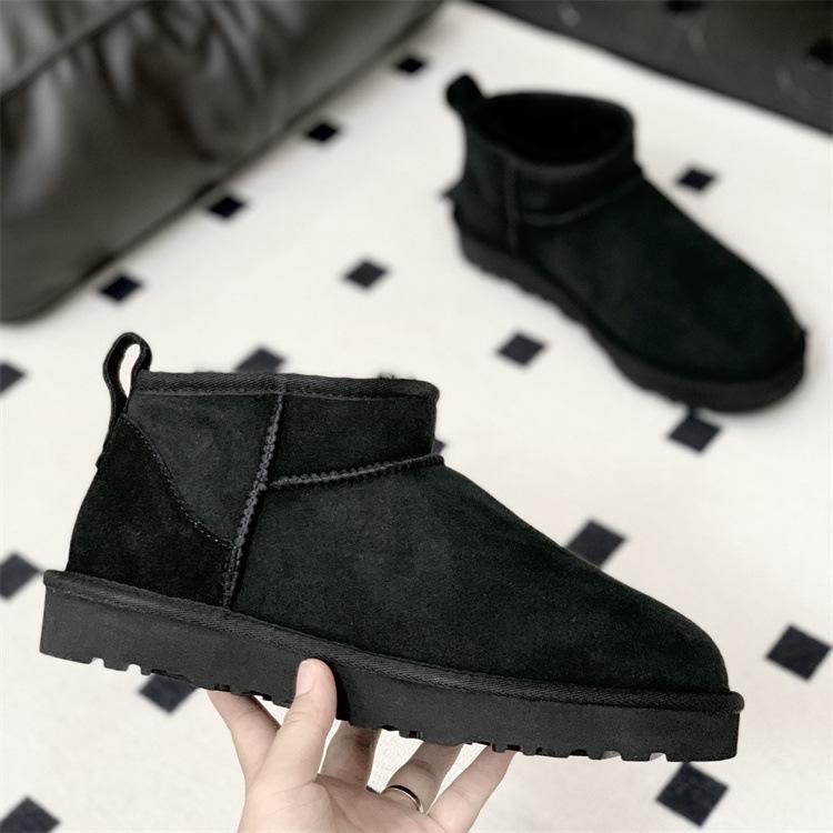 

Sangpo snow boots women s winter new sheepskin fur integrated short tube piled thickened warm wool snow cotton shoes 40 чёрный