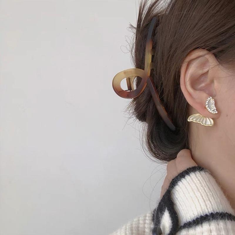 Premium butterfly stud earrings~ ins light luxury simple temperament earrings women's new niche design earrings