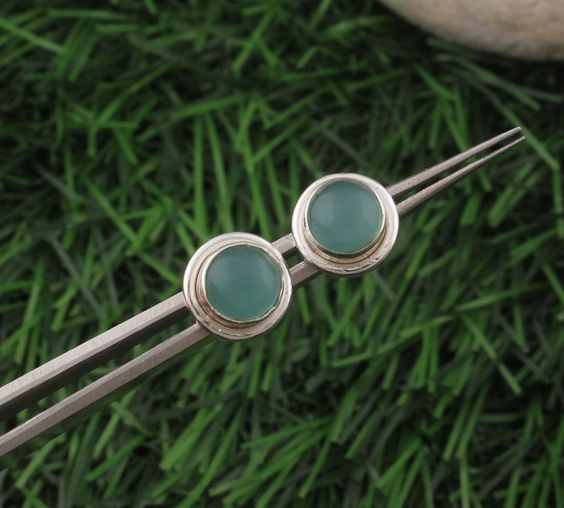 

Круглый аквахалцедон ручной работы, маленькая серьга-пусет, минималистичная серьга из чистого стерлингового серебра 925 пробы, подарок для нее