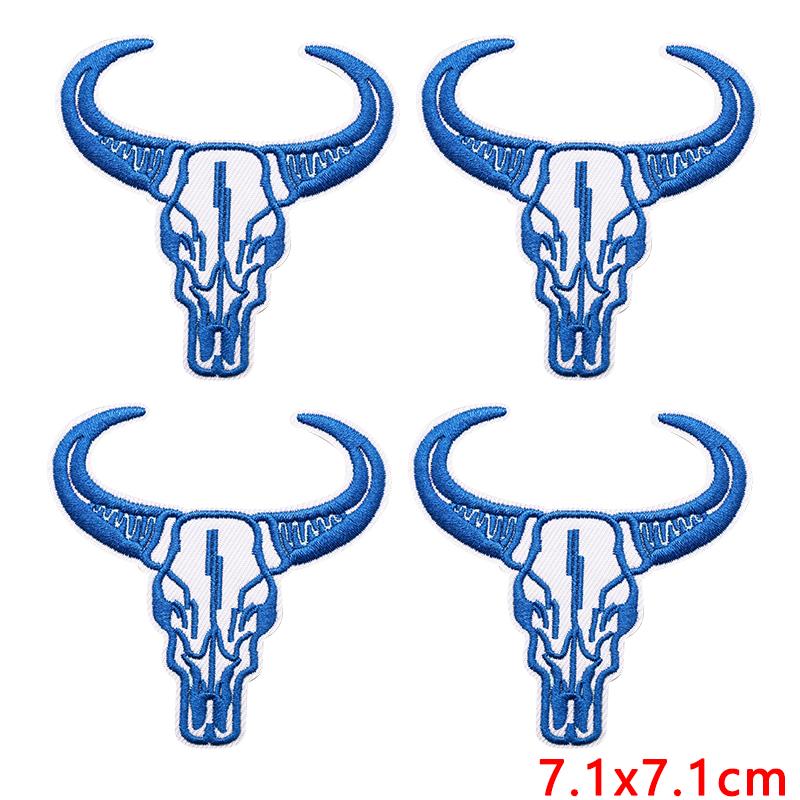 10pcs Wholesale Western Cowboys Embroidered Diy Hats Backpack Sewing Badges Greet Cow Head Patch Iron On Patches Stickers 