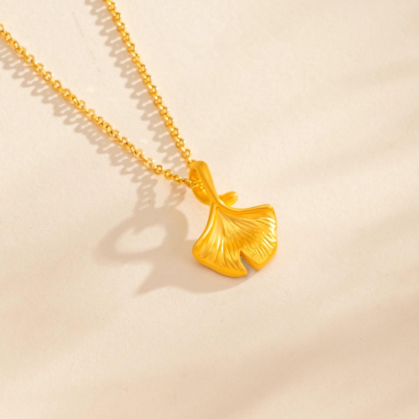 Shuibei Pure Gold Ginkgo Leaf Pendant Necklace for Women, 999 Fine 5D Hard Gold, Three Lives, One Fortune Charm. Pure Gold Ginkgo Leaf Pendant (Approx. 0.08g)