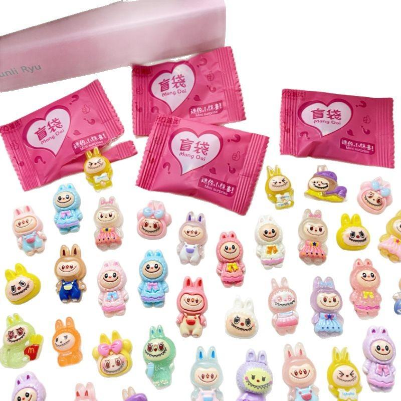 10/20/30 Pezzi/Set Busta Sorpresa Ornamento Cartone Animato Modello Bambola Giocattolo Mostro