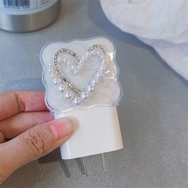 Four-piece charging protection, data cable protection, charging head protection cover, heart-shaped assembly, suitable for IPhone18/20w charger
